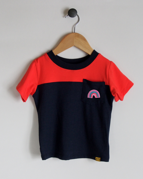 T-Shirt in Navy/Coral with Rainbow